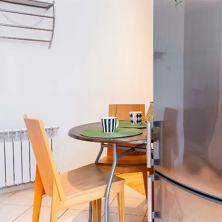 Yellow Apartament *